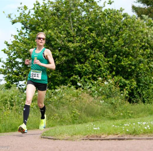 Eeke Landman traint voor marathon van Berlijn 